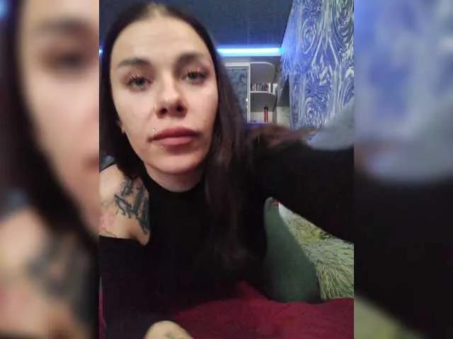 Offline MaidenCrystal on BongaCams