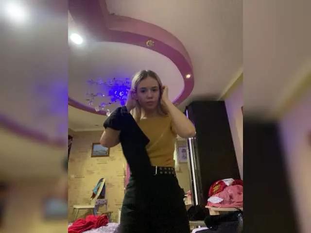 Offline mariaaa-1 on BongaCams