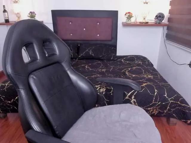 Offline Mariana-Jones on BongaCams