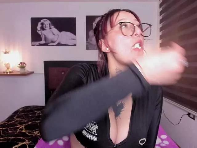 Offline Mariana-Jones on BongaCams