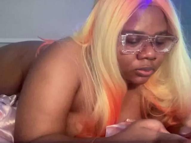 Offline Marinaismad on BongaCams