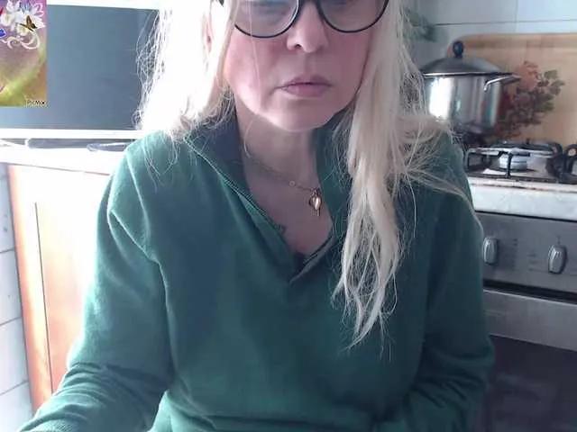 Freechat martachatte19 on BongaCams