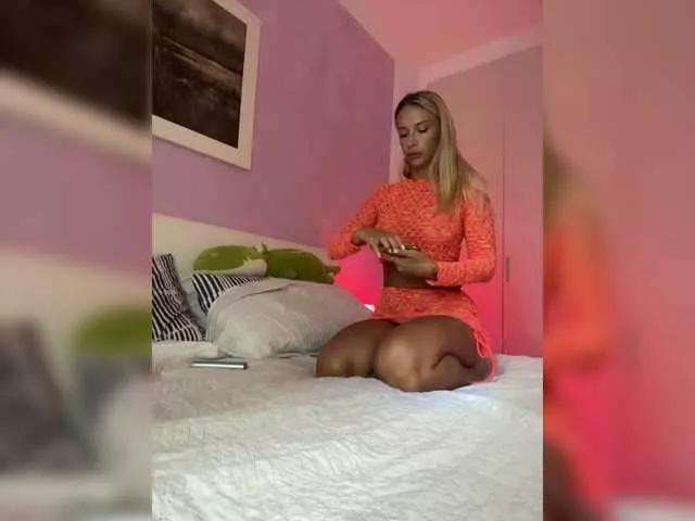 merrybaby on BongaCams 