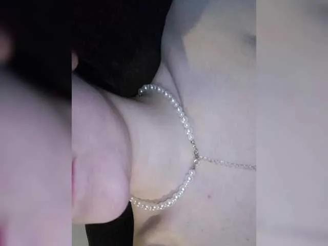 Offline Moonlitmiragea on BongaCams