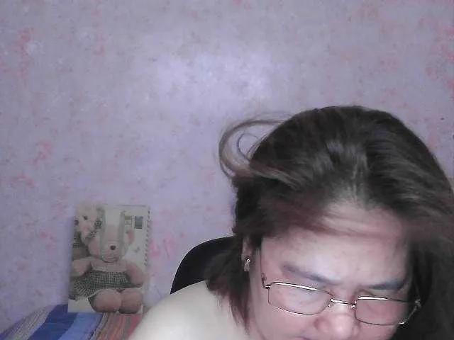 Freechat NICEtitspinay on BongaCams
