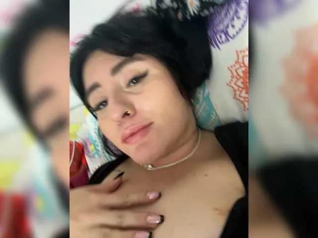 Offline Orianna-Guzman on BongaCams