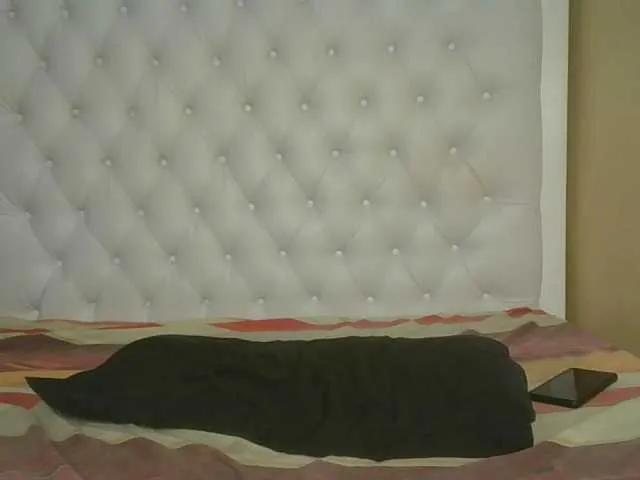 Freechat queenivy on BongaCams