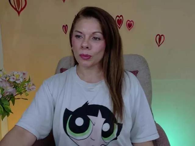 Offline Quinn-Darly on BongaCams