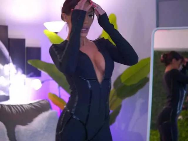 RaquelleVon — Anything that makes me smile and creates a good vibe.