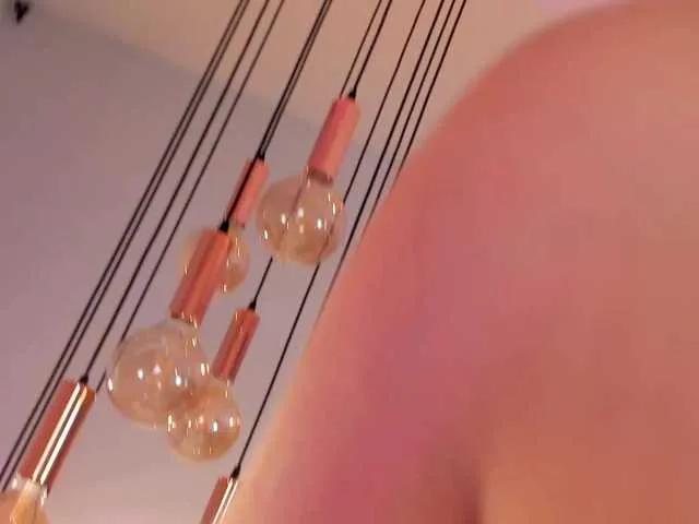 Freechat RoseFerrera on BongaCams