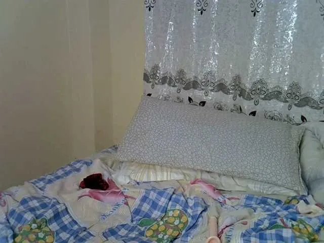 Offline Sexxyqueenss on BongaCams