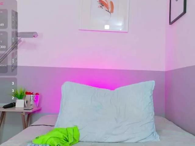 Offline skinnyprinces on BongaCams