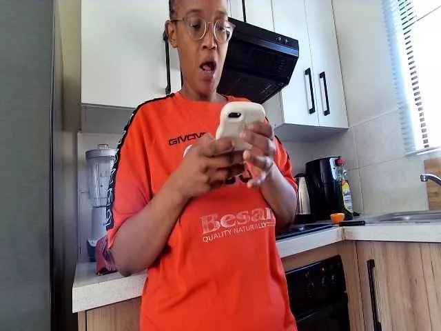 Offline Sweetheartcocomwllow on BongaCams