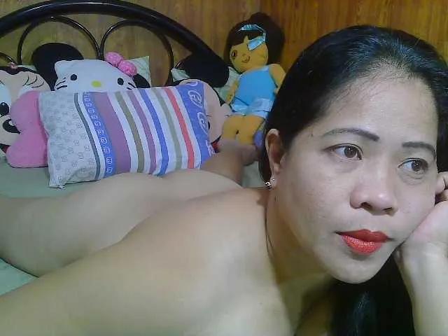 Offline Sweetlips69 on BongaCams