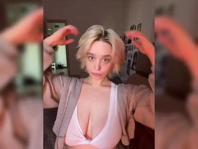 Freechat tamagotchigirl on BongaCams