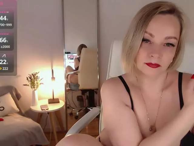 Freechat Tilly-Eliot on BongaCams