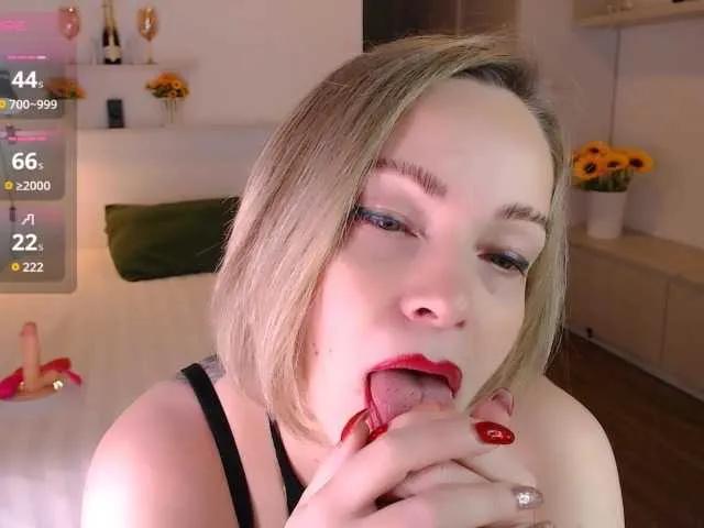 Freechat Tilly-Eliot on BongaCams