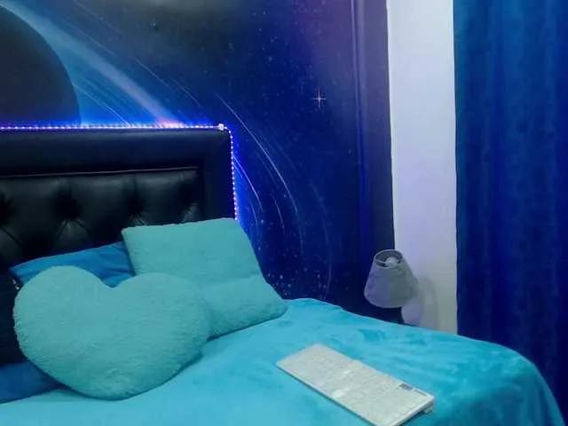 Freechat TinaJons on BongaCams