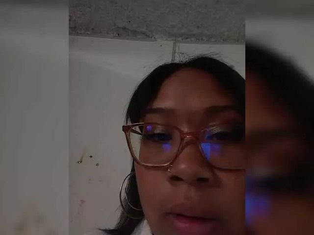 Offline Vanessa333 on BongaCams