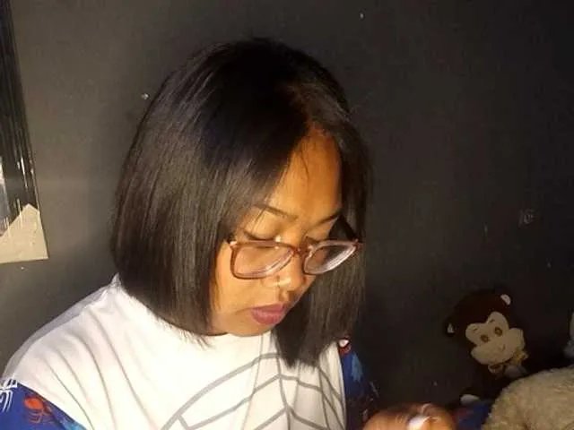 Offline Vanessa333 on BongaCams