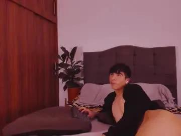 Freechat 2gays_1straight on Chaturbate