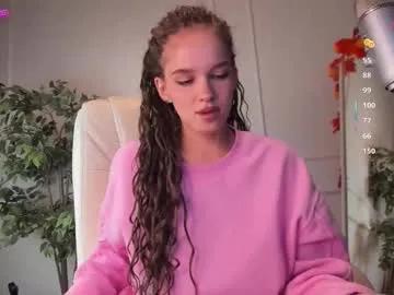 Freechat adalyn_glow on Chaturbate