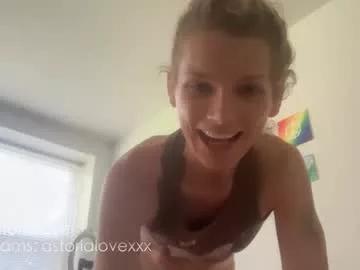 Freechat astorialove on Chaturbate