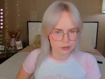 Freechat bellatip on Chaturbate