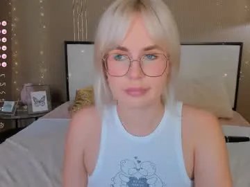 Freechat bellatip on Chaturbate