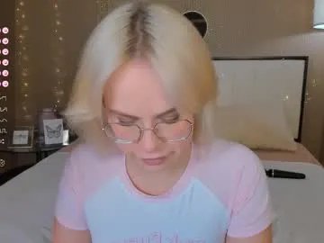 Freechat bellatip on Chaturbate