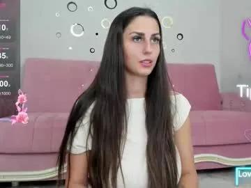Freechat belovedkhlloe on Chaturbate