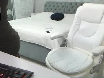 Freechat dear_ellisse on Chaturbate