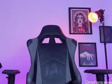 Freechat evasavage on Chaturbate