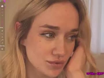 Freechat fancyamelia on Chaturbate
