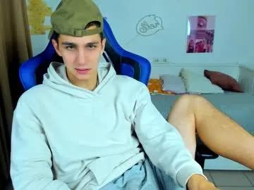 Freechat frank_mooree on Chaturbate
