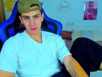 Freechat frank_mooree on Chaturbate