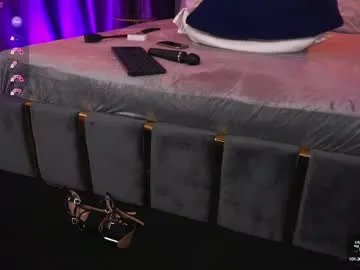 Freechat hotdesy_ on Chaturbate