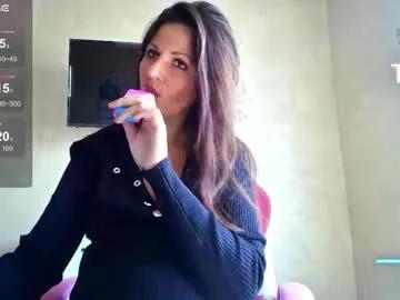 Freechat hotkleoo on Chaturbate