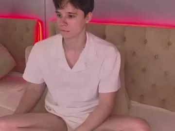 Private hugebangins_ on Chaturbate