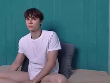 Private hugebangins_ on Chaturbate