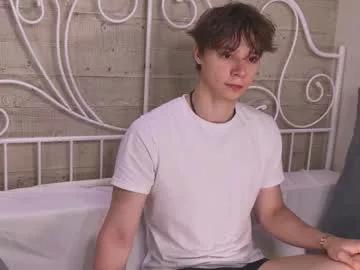 Private hugebangins_ on Chaturbate