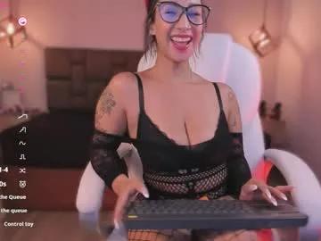 Away isabella_santamaria on Chaturbate