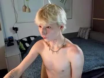 Freechat kessy_white on Chaturbate