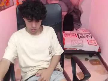 Freechat liil_boy on Chaturbate