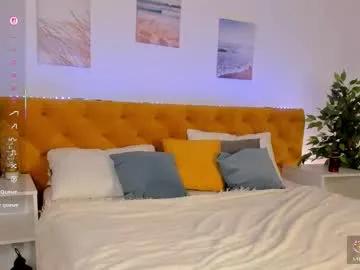 Private lisafoxy_ on Chaturbate