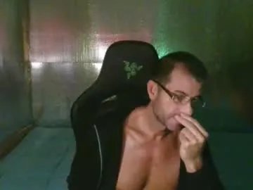 Freechat mariettee on Chaturbate