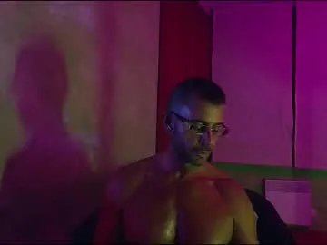 Freechat mariettee on Chaturbate