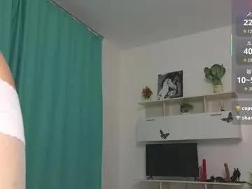 Freechat molliblum on Chaturbate