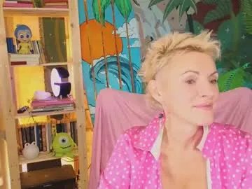 Freechat nymphvariety on Chaturbate