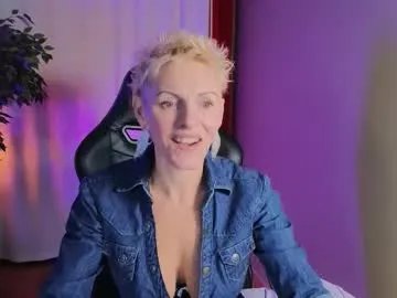 Freechat nymphvariety on Chaturbate